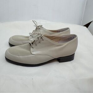 Munro American Dress Shoes Women's Size 9 White Leather Tuxedo Cream Lace Up
